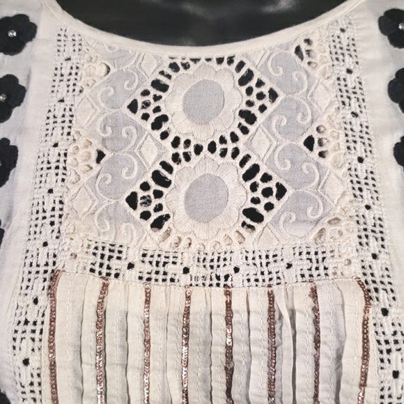 Anthropologie Off-White cotton top with beading, sequins and embroidery petite - Picture 2 of 6